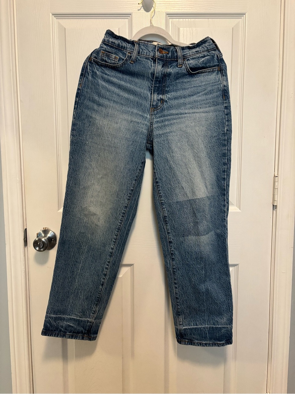 Universal Thread Straight Leg Jeans in Medium Blue Wash